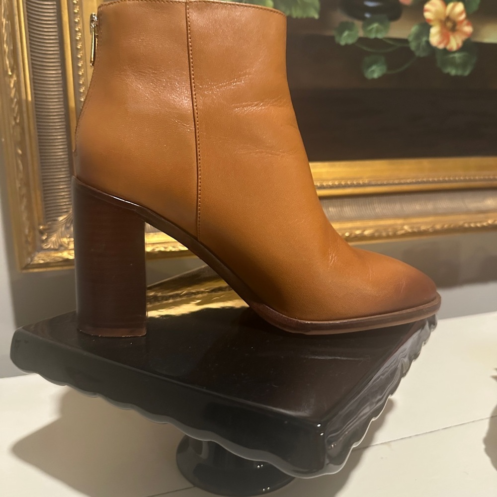 NWOT ANTONIO MELANI Tan Ankle Boots with Stacked Heel